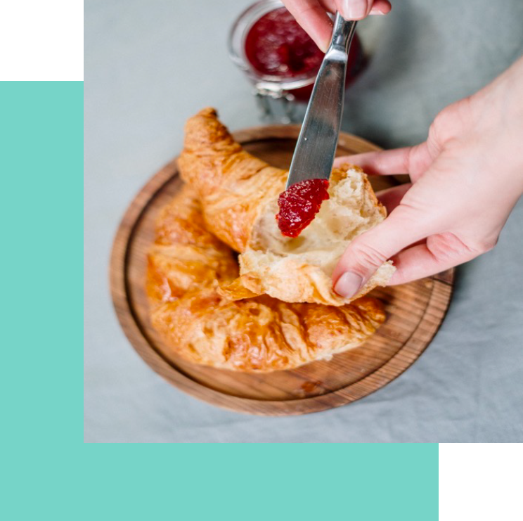 Croissant avec confiture